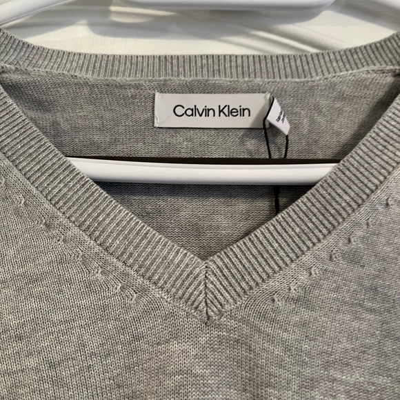 NWT! Calvin Klein v-neck lightweight sweater grey size USM - Picture 6 of 6